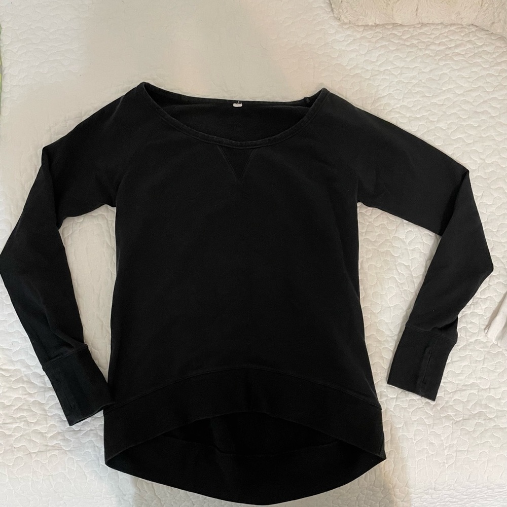 Lululemon black pullover size 6 or 8
